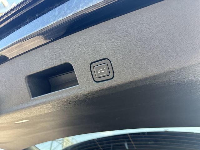 Certified 2026 GMC Acadia Elevation w/ Elevation Premium Package FWD image 16