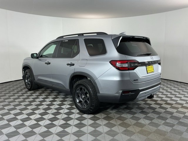 Used 2025 Honda Pilot TrailSport image 7