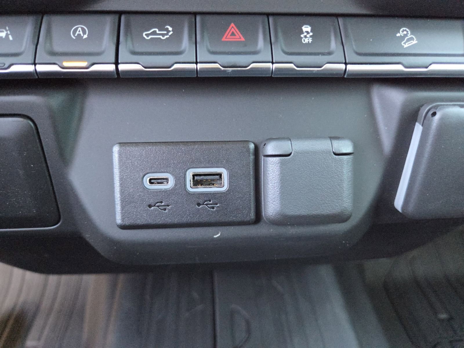 New 2026 GMC Sierra 1500 Pro w/ Graphite Edition image 9