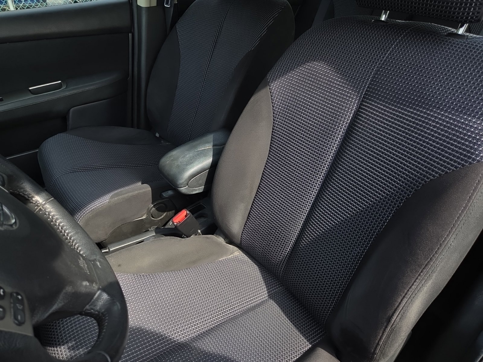 Used 2012 Nissan Versa Hatchback FWD image 17