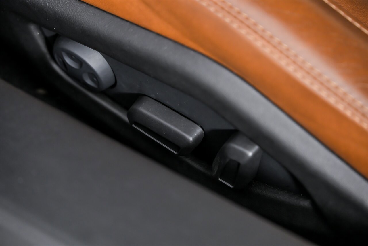 Used 2020 Lamborghini Huracan EVO AWD/4WD image 29