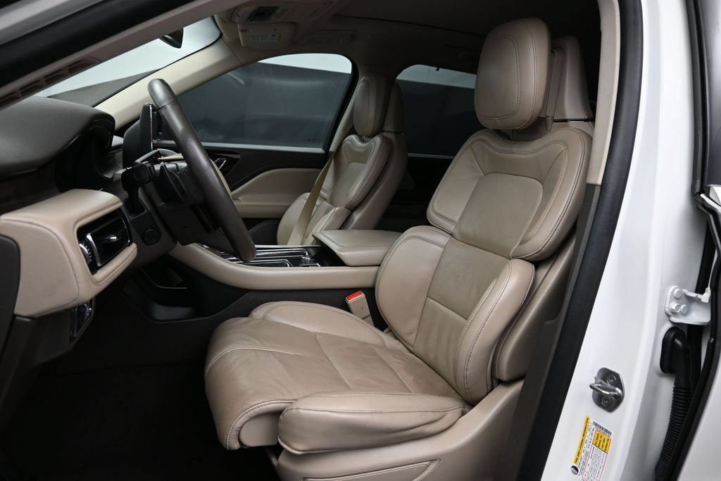 Used 2021 Lincoln Aviator Grand Touring w/ Equipment Group 302A AWD/4WD image 11