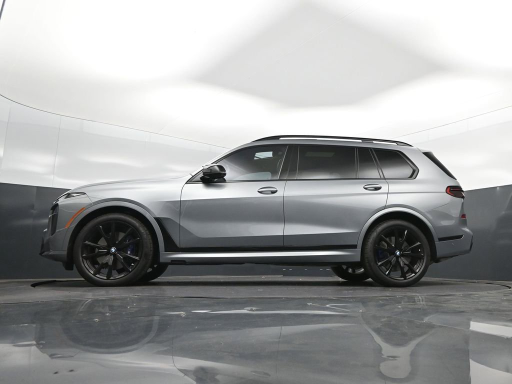 Used 2025 BMW X7 M60i w/ Executive Package AWD/4WD image 39