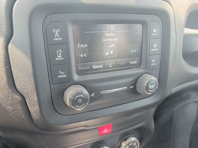 Used 2017 Jeep Renegade Latitude image 9