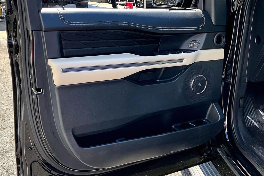 Used 2020 Ford Expedition Platinum AWD/4WD image 20