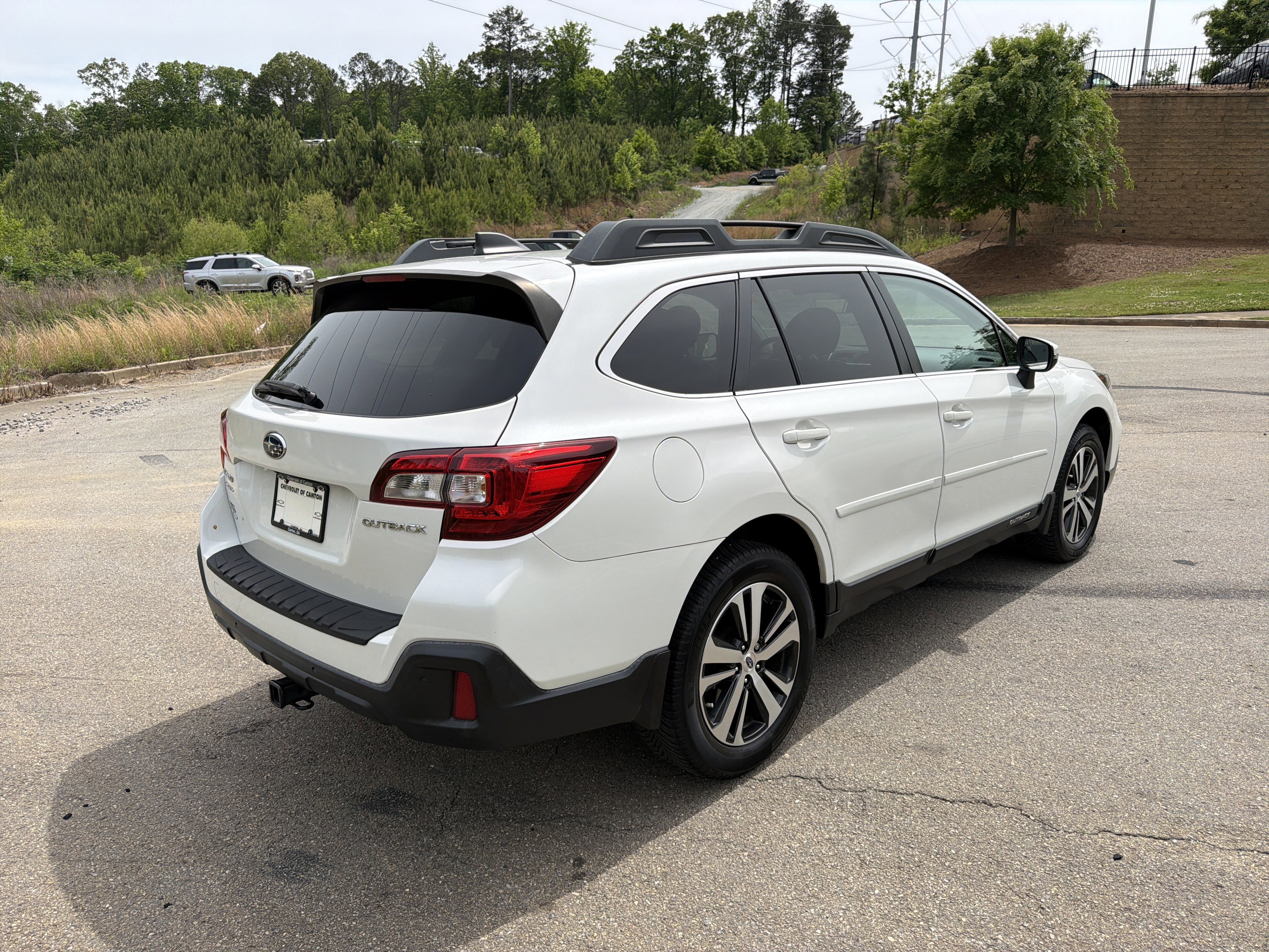 Used 2018 Subaru Outback 2.5i Limited AWD/4WD image 5