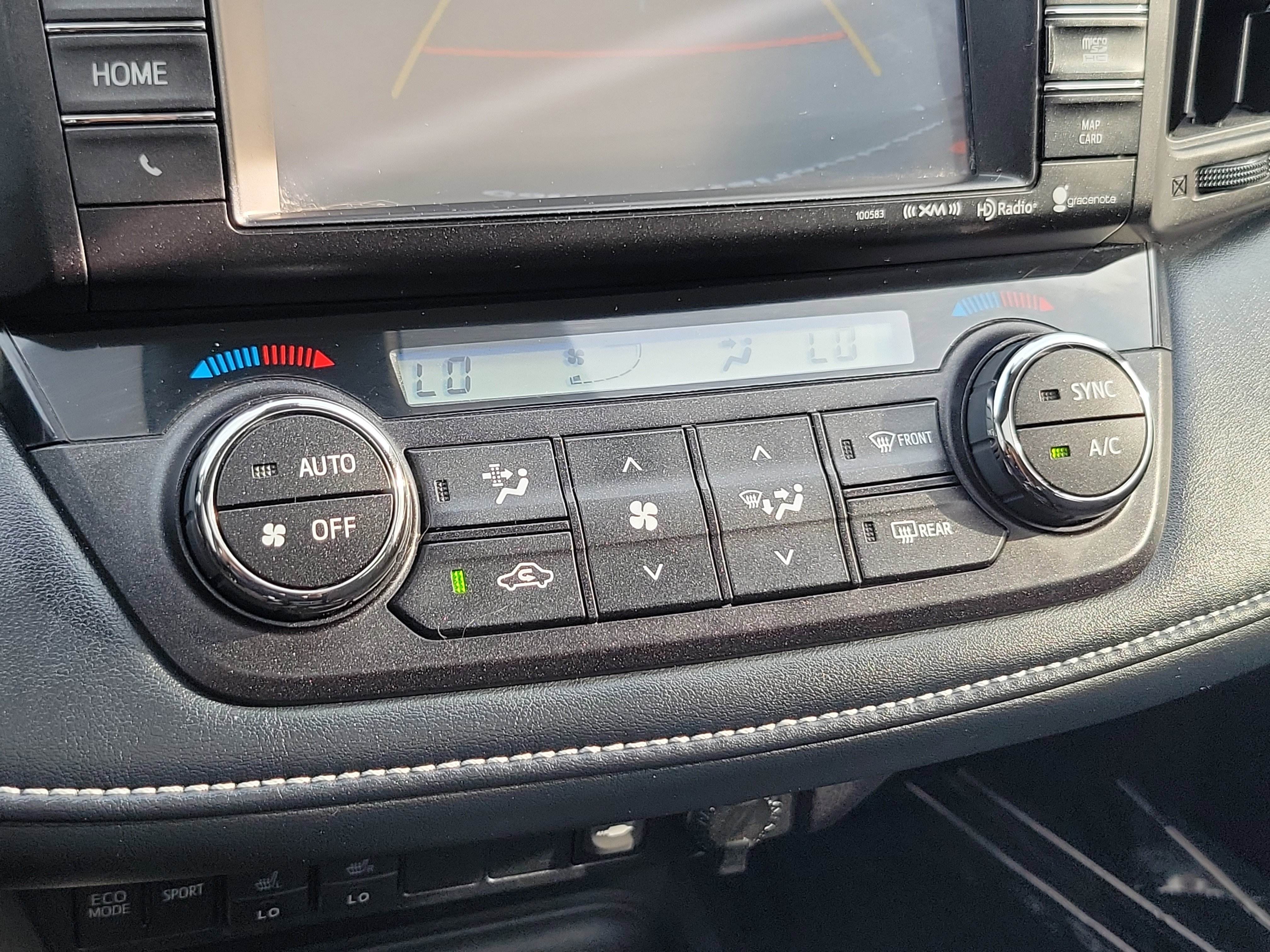 Used 2018 Toyota RAV4 XLE AWD/4WD image 30
