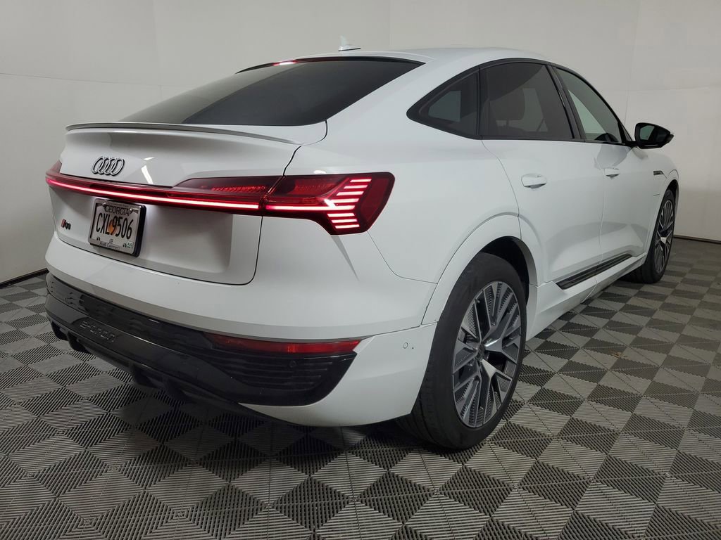 Used 2024 Audi Q8 e-tron Premium Plus w/ Premium Plus Package image 6