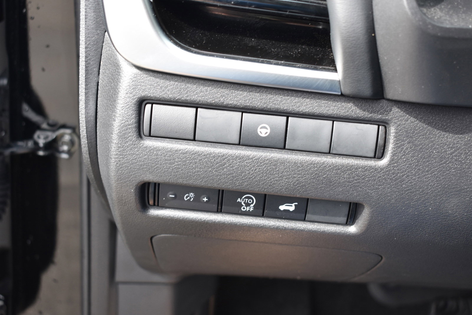 Used 2023 Nissan Rogue SL image 16