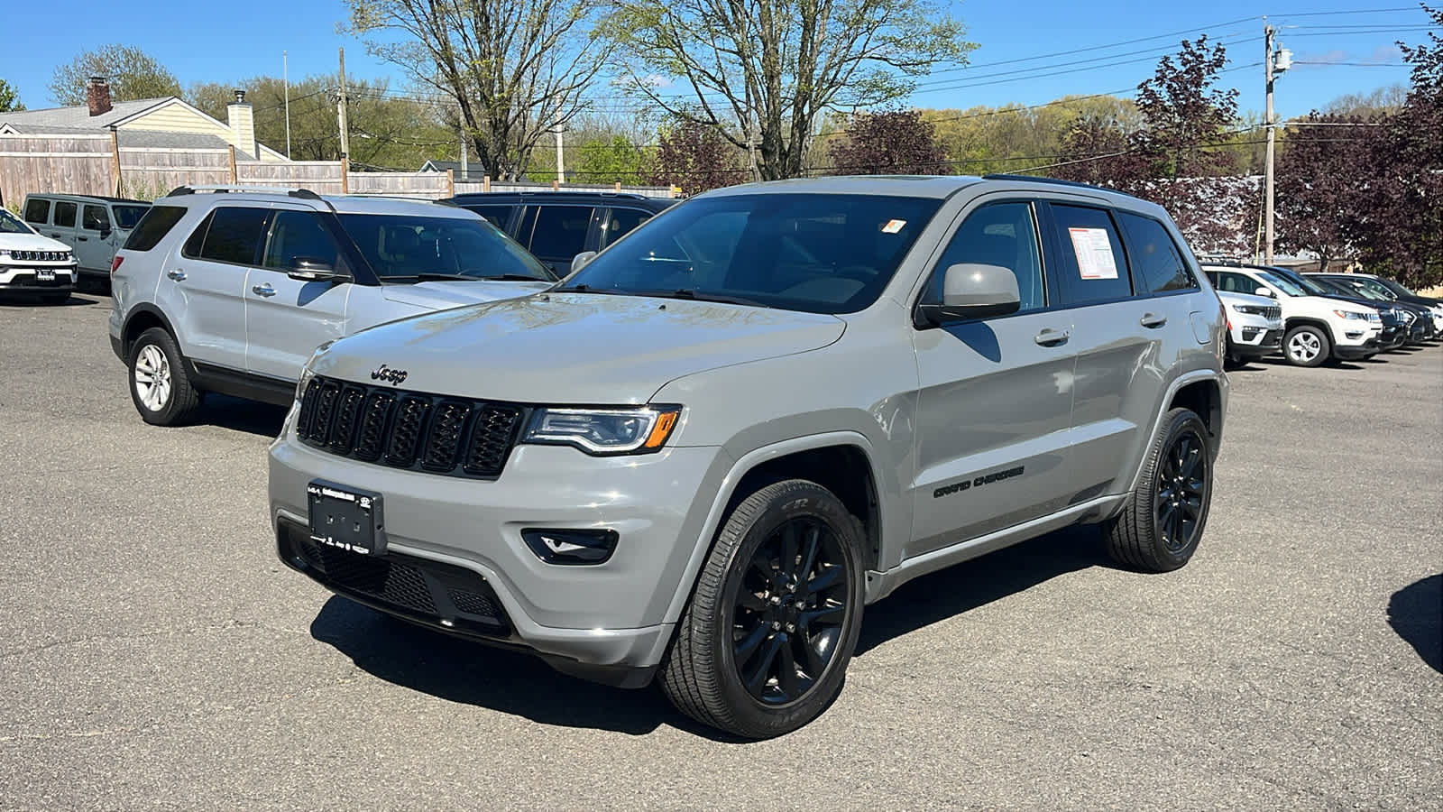 Used 2021 Jeep Grand Cherokee Laredo X AWD/4WD image 3