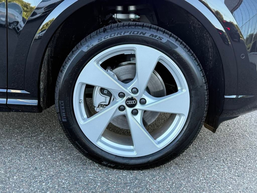 New 2025 Audi Q5 Premium Plus image 37