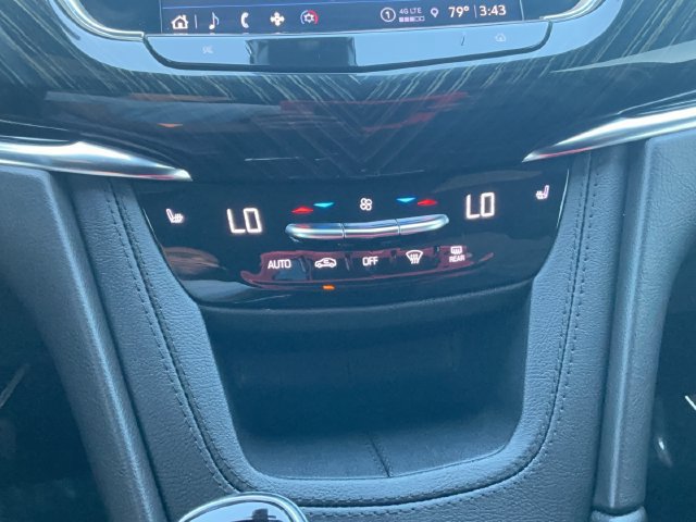 Used 2022 Cadillac XT6 Premium Luxury w/ Technology Package FWD image 29