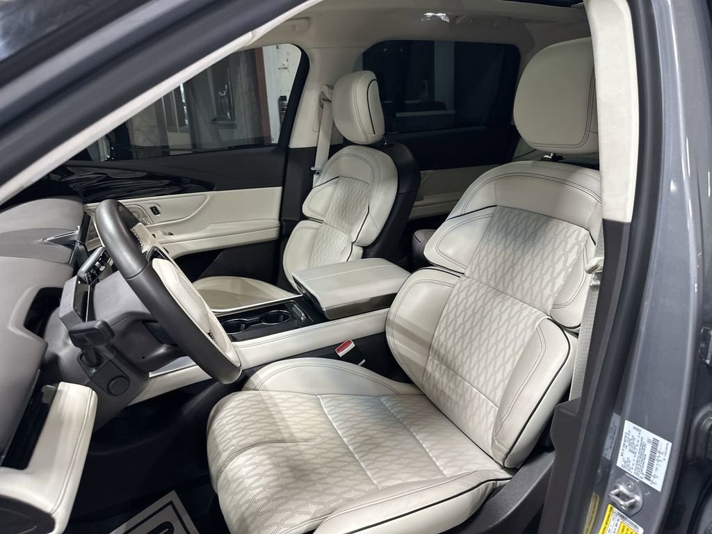 Used 2024 Lincoln Nautilus Black Label w/ Jet Appearance Package (87T) AWD/4WD image 13