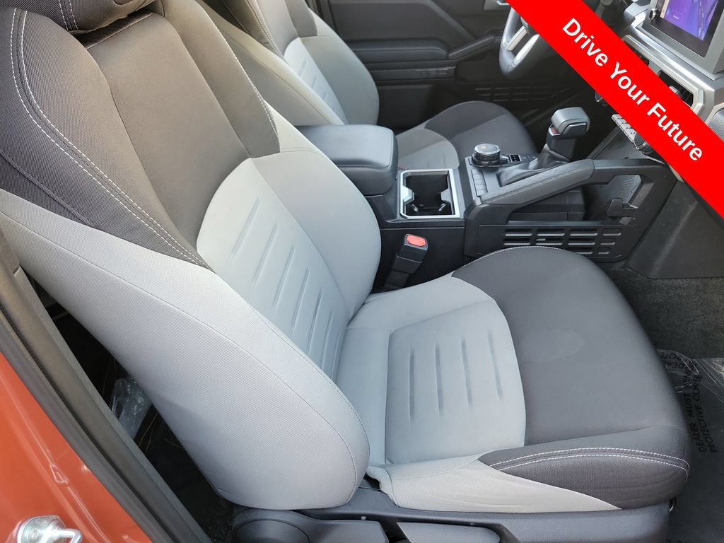 Used 2025 Toyota Tacoma TRD Sport AWD/4WD image 17