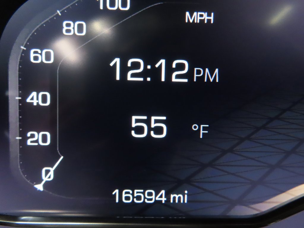 Used 2024 GMC Yukon XL Denali image 13