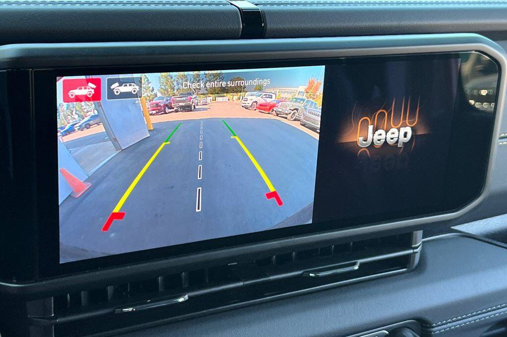 New 2026 Jeep Wrangler Unlimited Sahara AWD/4WD image 20