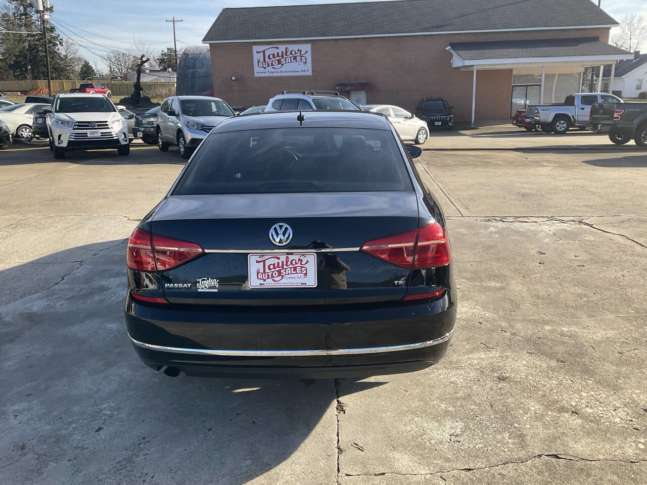 Used 2016 Volkswagen Passat 1.8T S image 4