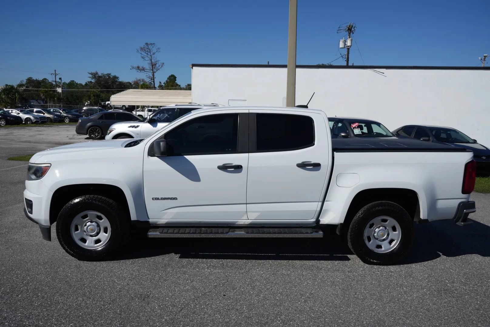 Used 2019 Chevrolet Colorado W/T RWD image 2
