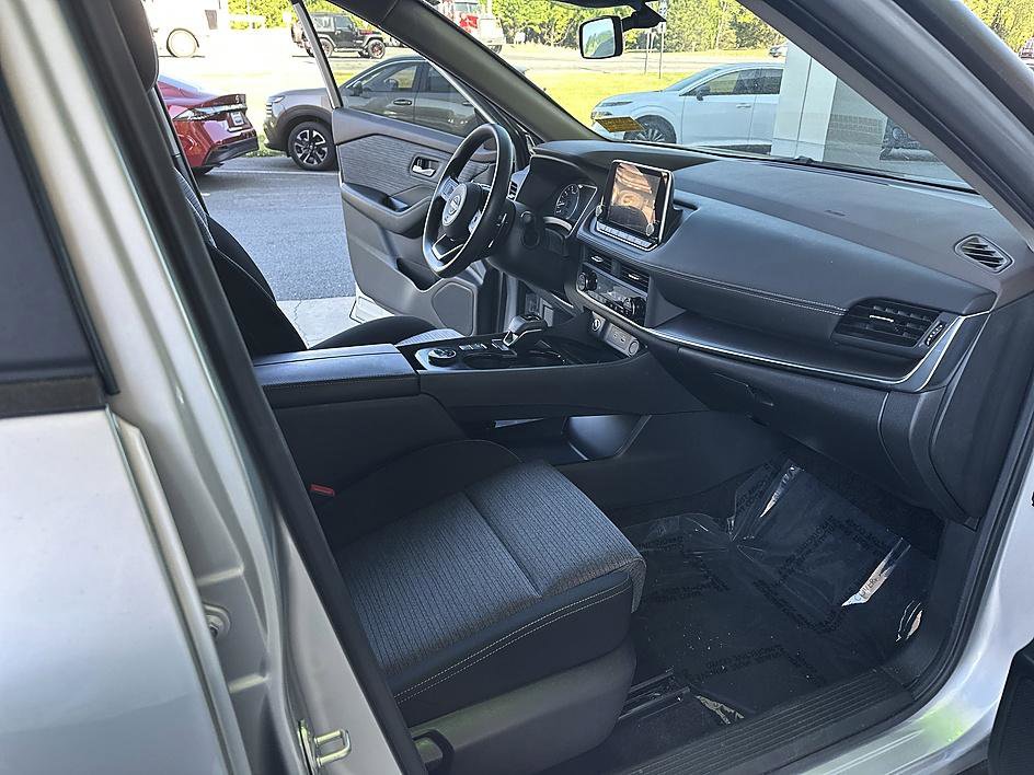 Certified 2023 Nissan Rogue SV image 19