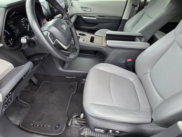 Used 2022 Toyota Sienna XLE FWD image 6