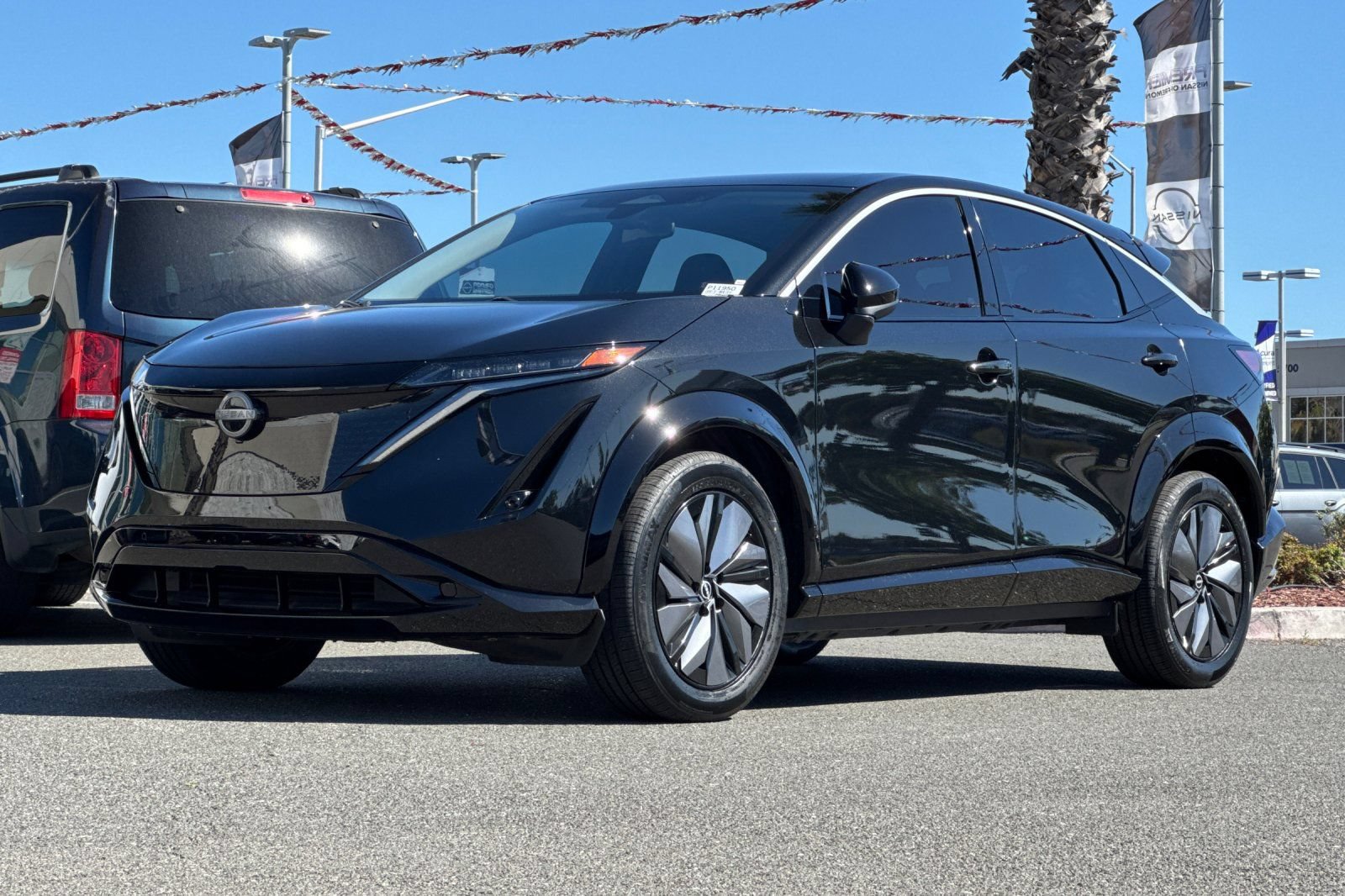 Certified 2023 Nissan Ariya FWD image 8