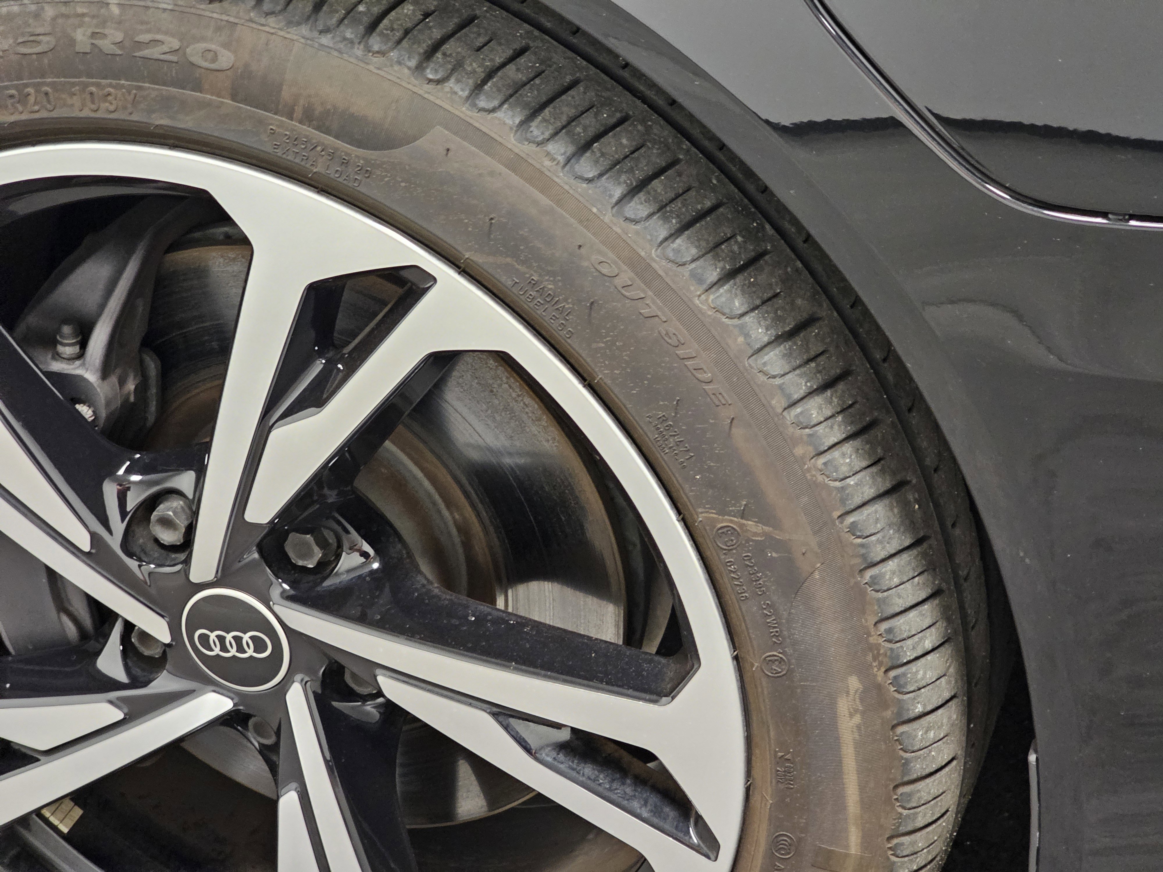 Used 2023 Audi e-tron GT Premium Plus w/ Performance Package image 11