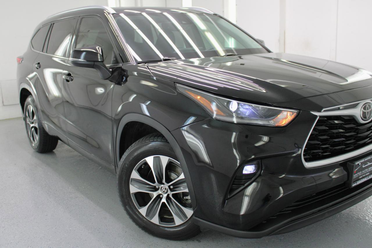 Used 2021 Toyota Highlander XLE image 9