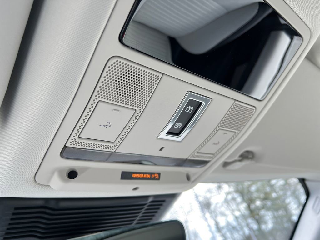 New 2025 Land Rover Discovery Sport S image 21