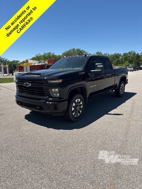 Used 2024 Chevrolet Silverado 2500 Custom w/ Custom Value Package AWD/4WD image 3