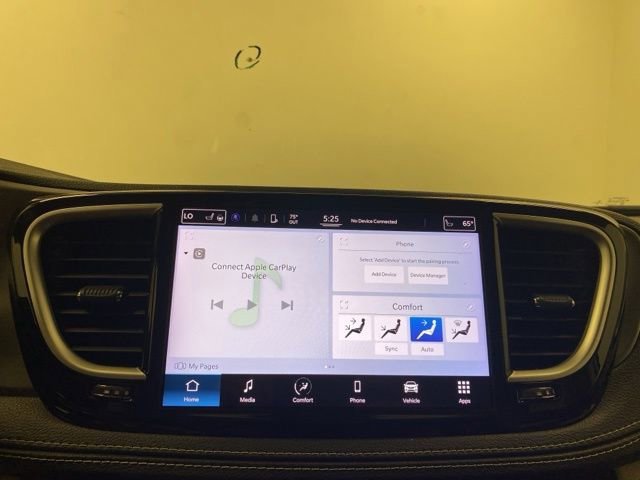 Used 2022 Chrysler Pacifica Touring-L image 12