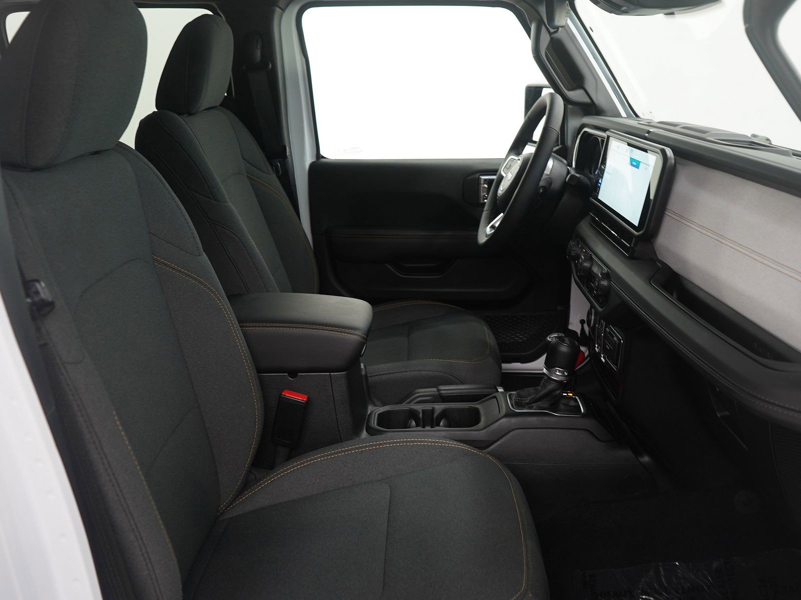 Used 2025 Jeep Wrangler Unlimited Sahara image 11