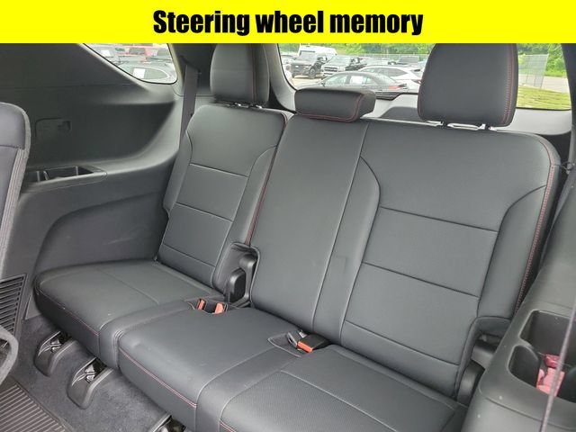 Used 2025 Chevrolet Traverse RS w/ LPO, Floor Liner Package AWD/4WD image 27