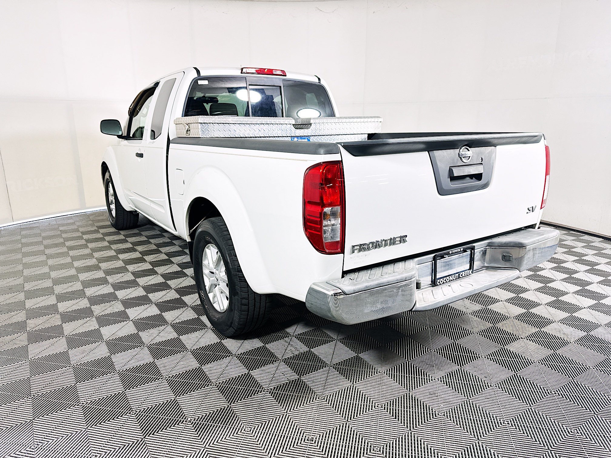 Used 2014 Nissan Frontier SV RWD image 5
