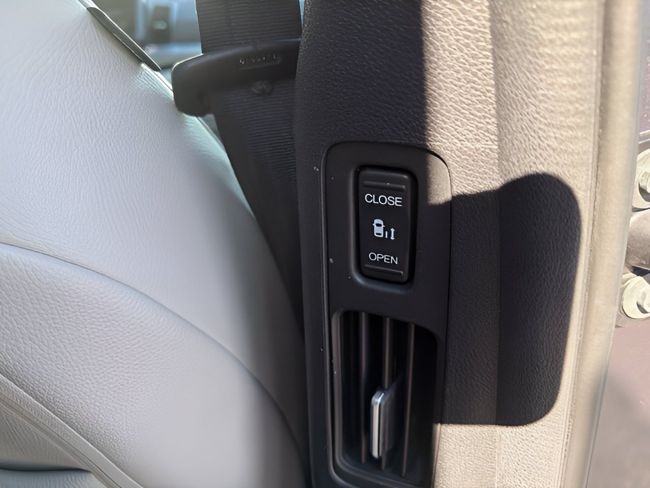 Used 2025 Honda Odyssey EX-L image 16