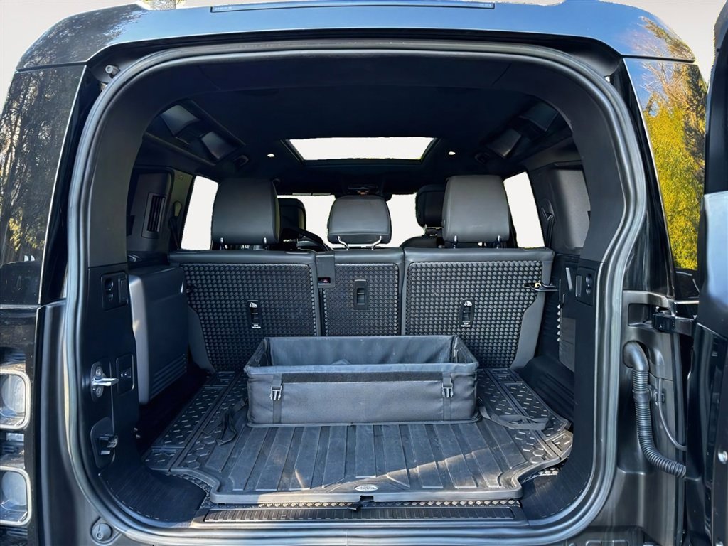 Used 2023 Land Rover Defender 110 V8 image 22