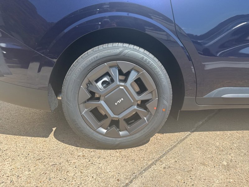 New 2026 Kia Carnival EX image 9