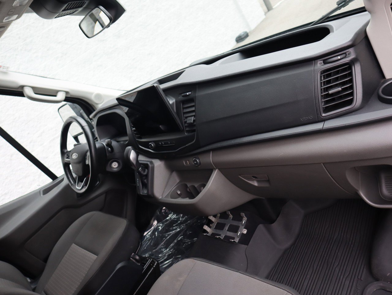 Used 2022 Ford Transit 350 image 17