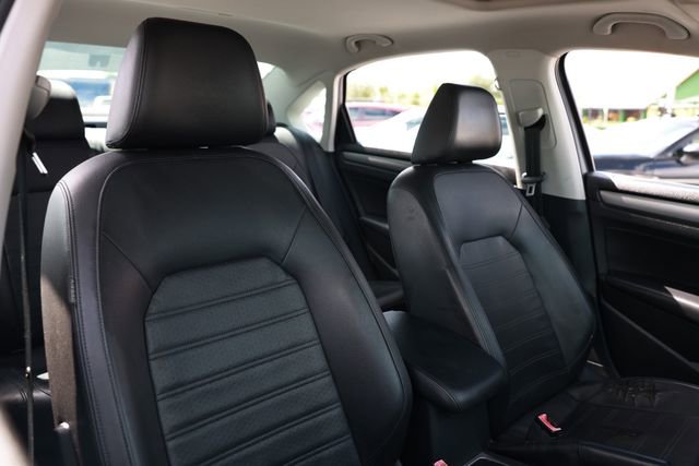 Used 2015 Volkswagen Passat 1.8T SE FWD image 19