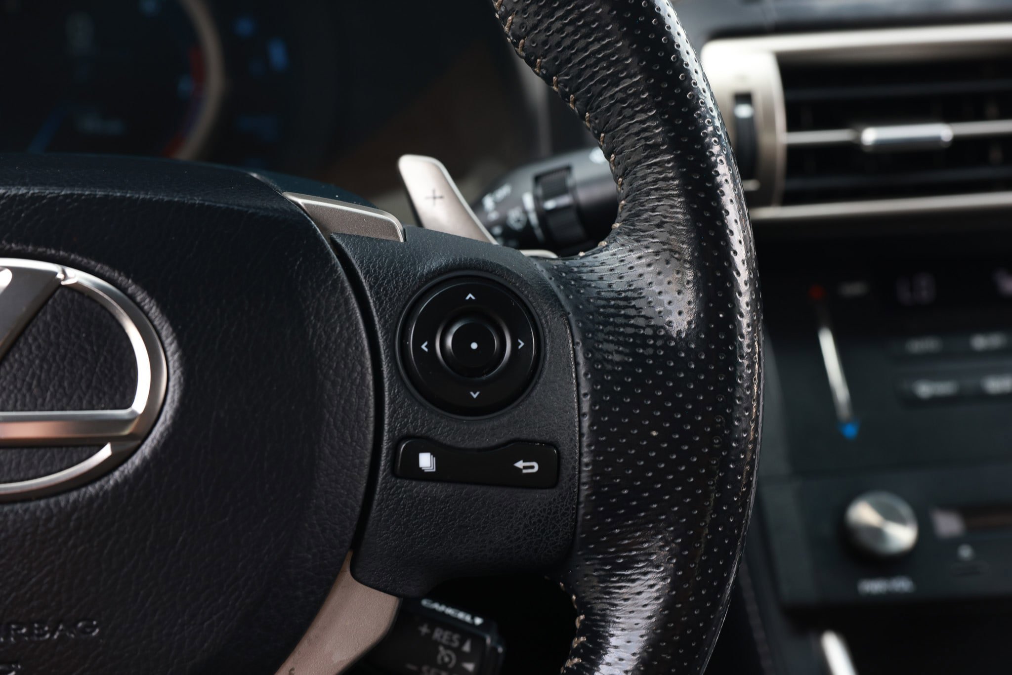 Used 2016 Lexus IS 350 RWD image 31