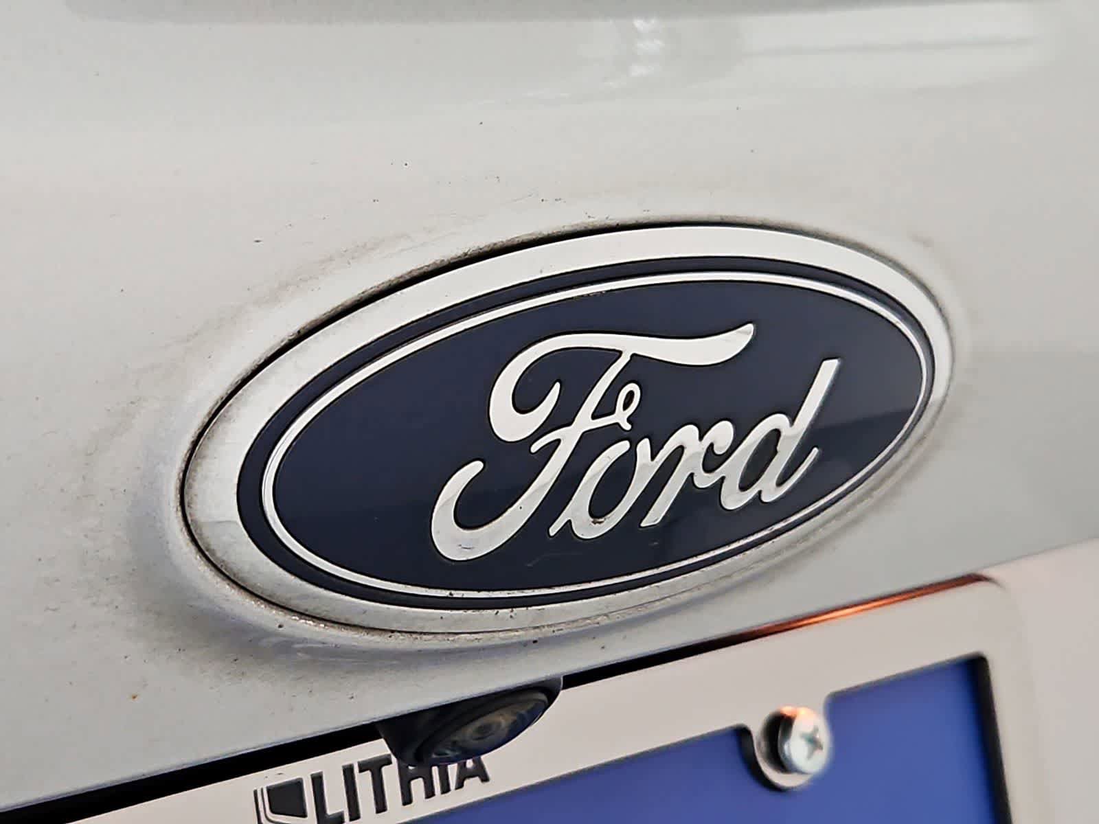 Used 2017 Ford Escape SE w/ Equipment Group 201A AWD/4WD image 11