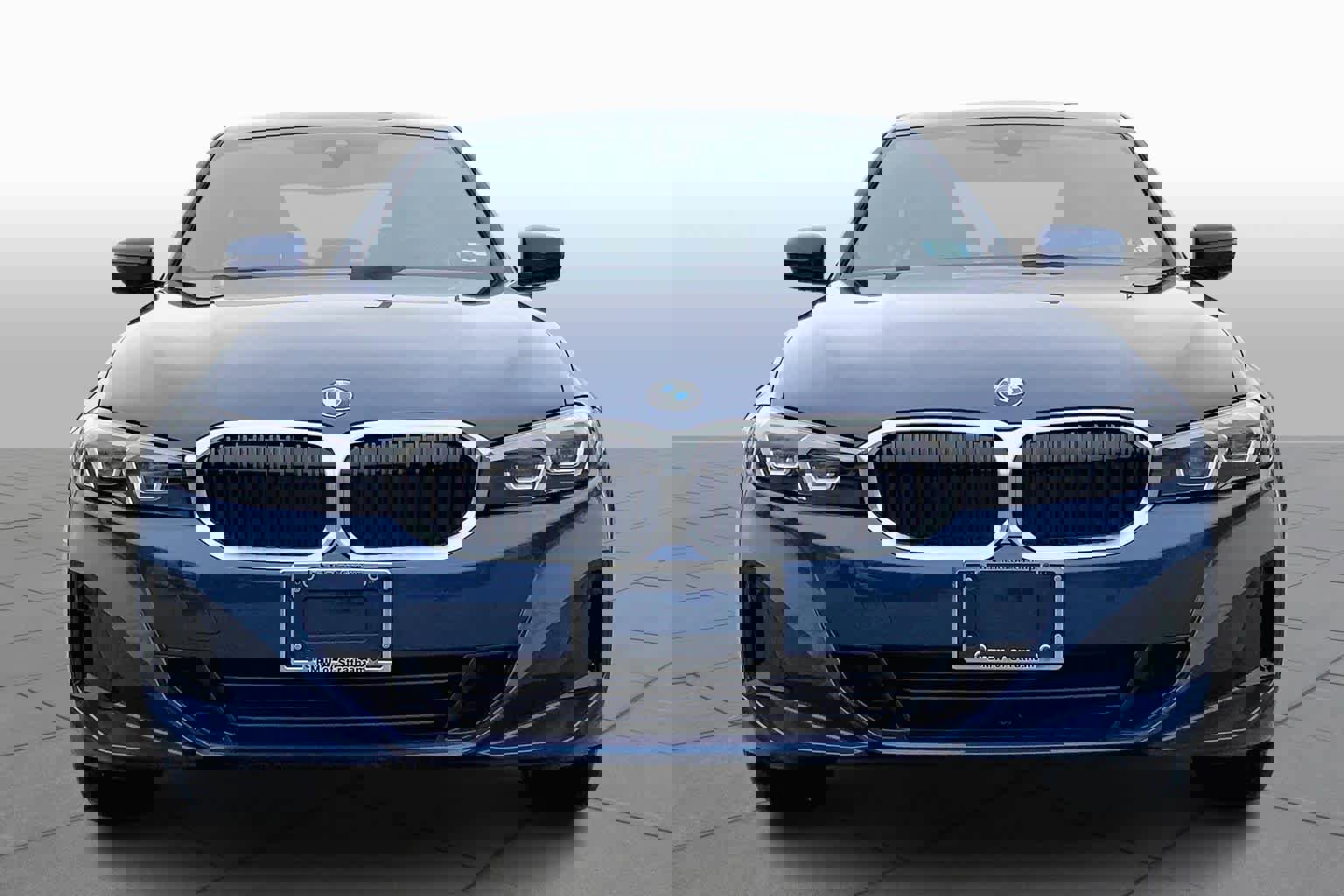Certified 2023 BMW 330i xDrive Sedan w/ Driving Assistance Package image 3