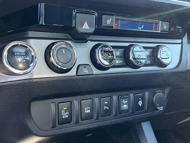 Used 2017 Toyota Tacoma TRD Sport image 21