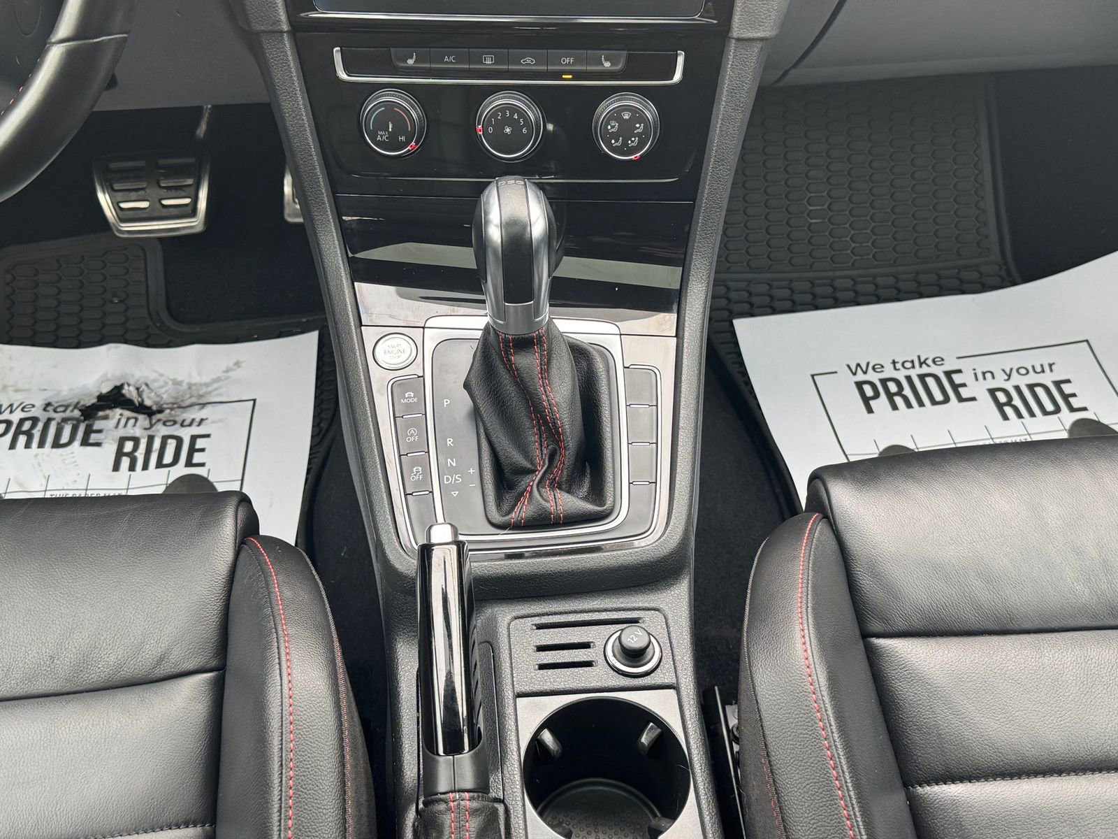 Used 2018 Volkswagen GTI SE w/ SE Leather Package image 19