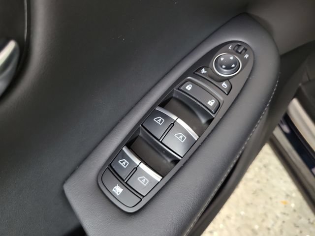 Certified 2025 INFINITI QX50 Luxe AWD/4WD image 18