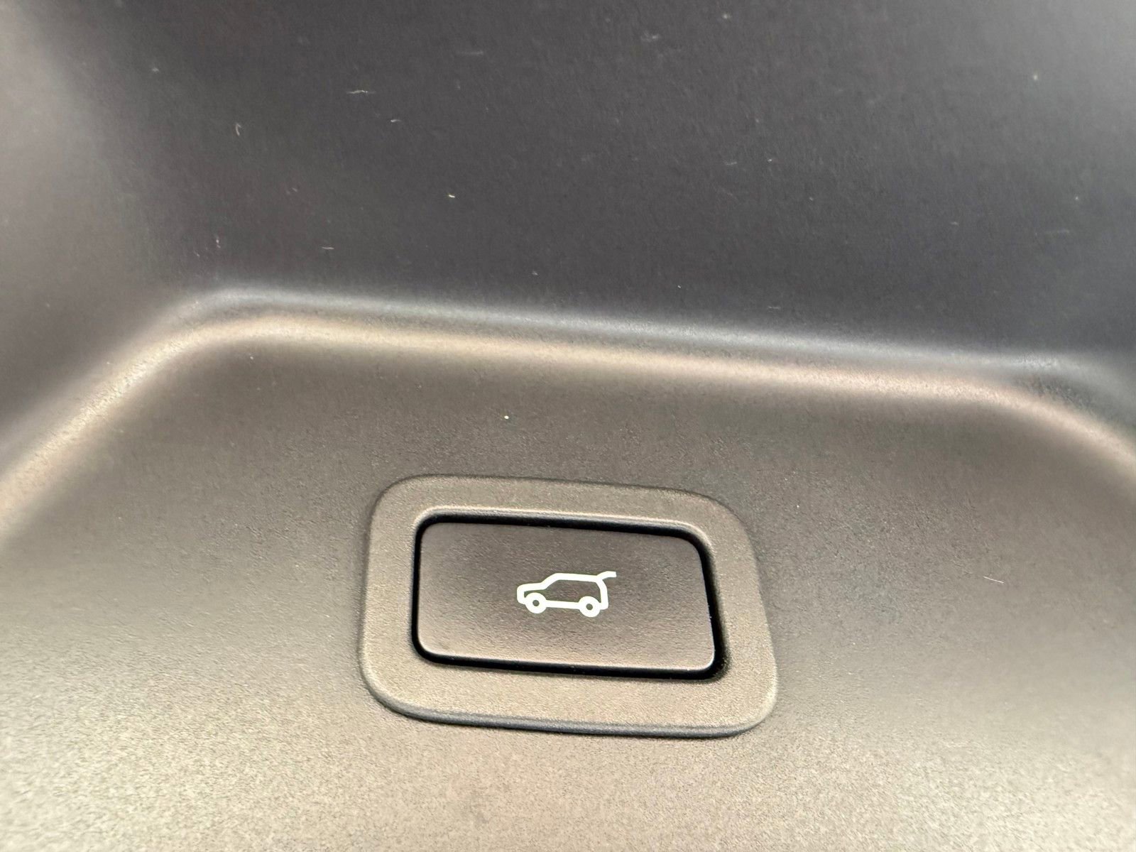 Used 2020 Land Rover Range Rover HSE image 25