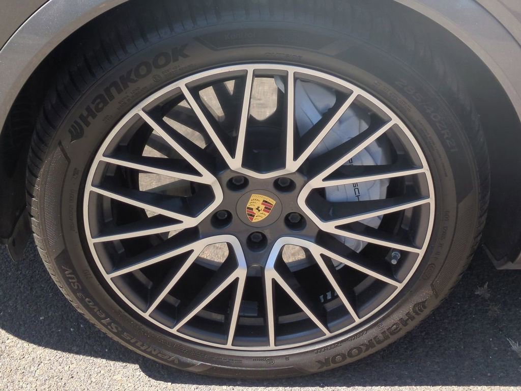 Used 2019 Porsche Cayenne Turbo AWD/4WD image 10