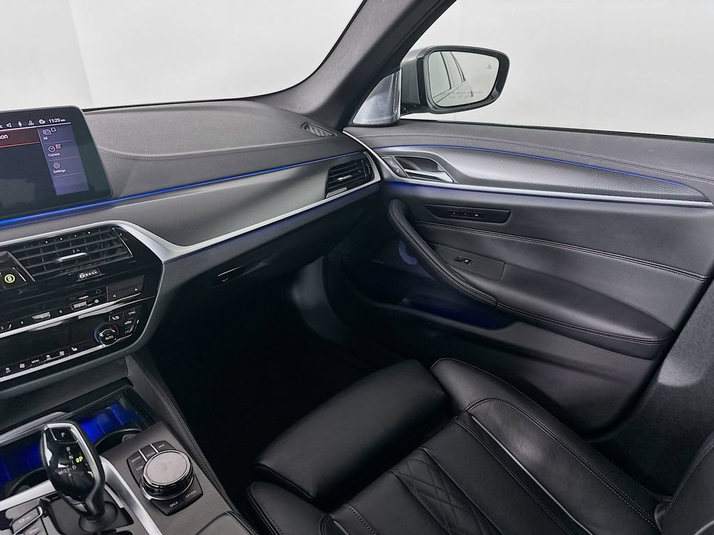 Used 2021 BMW M550i xDrive AWD/4WD image 32