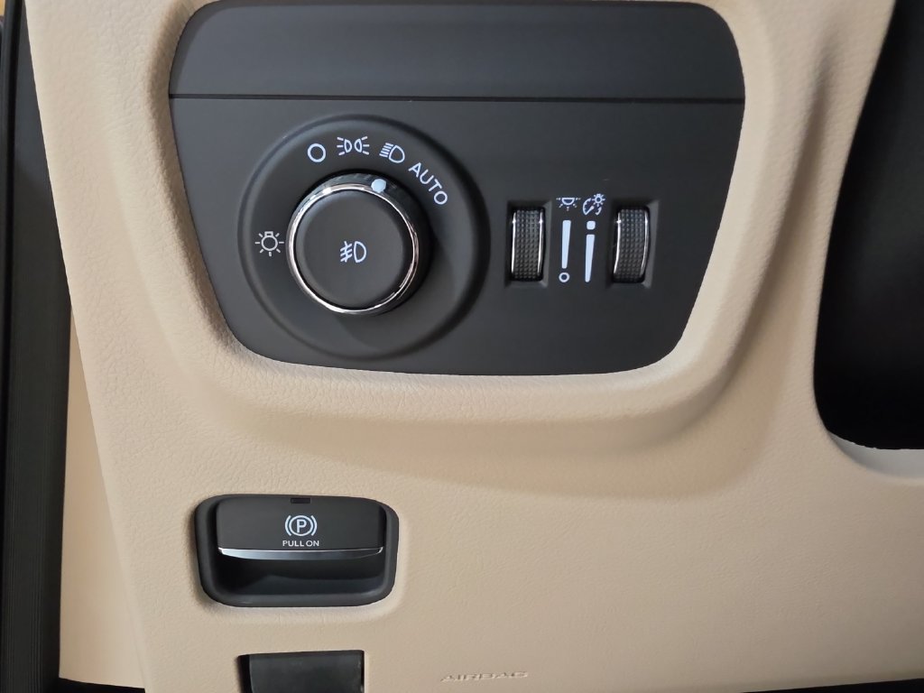 New 2027 Jeep Grand Cherokee Limited AWD/4WD image 23