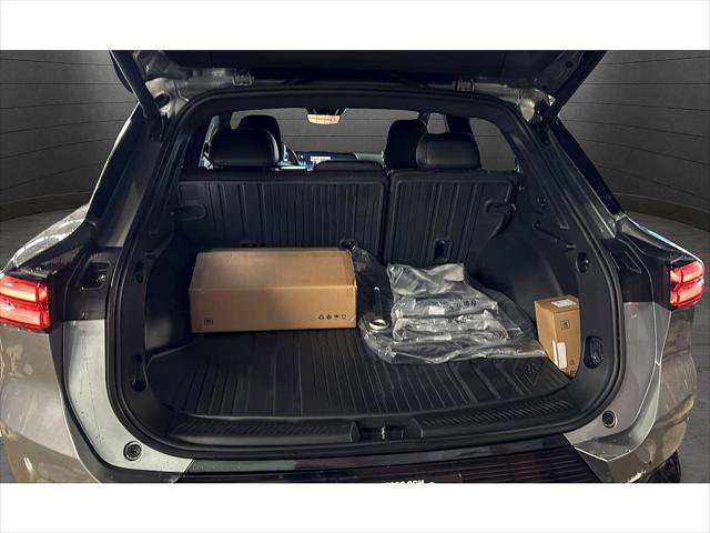 New 2026 Chevrolet Equinox EV LT w/ Convenience Package II AWD/4WD image 28