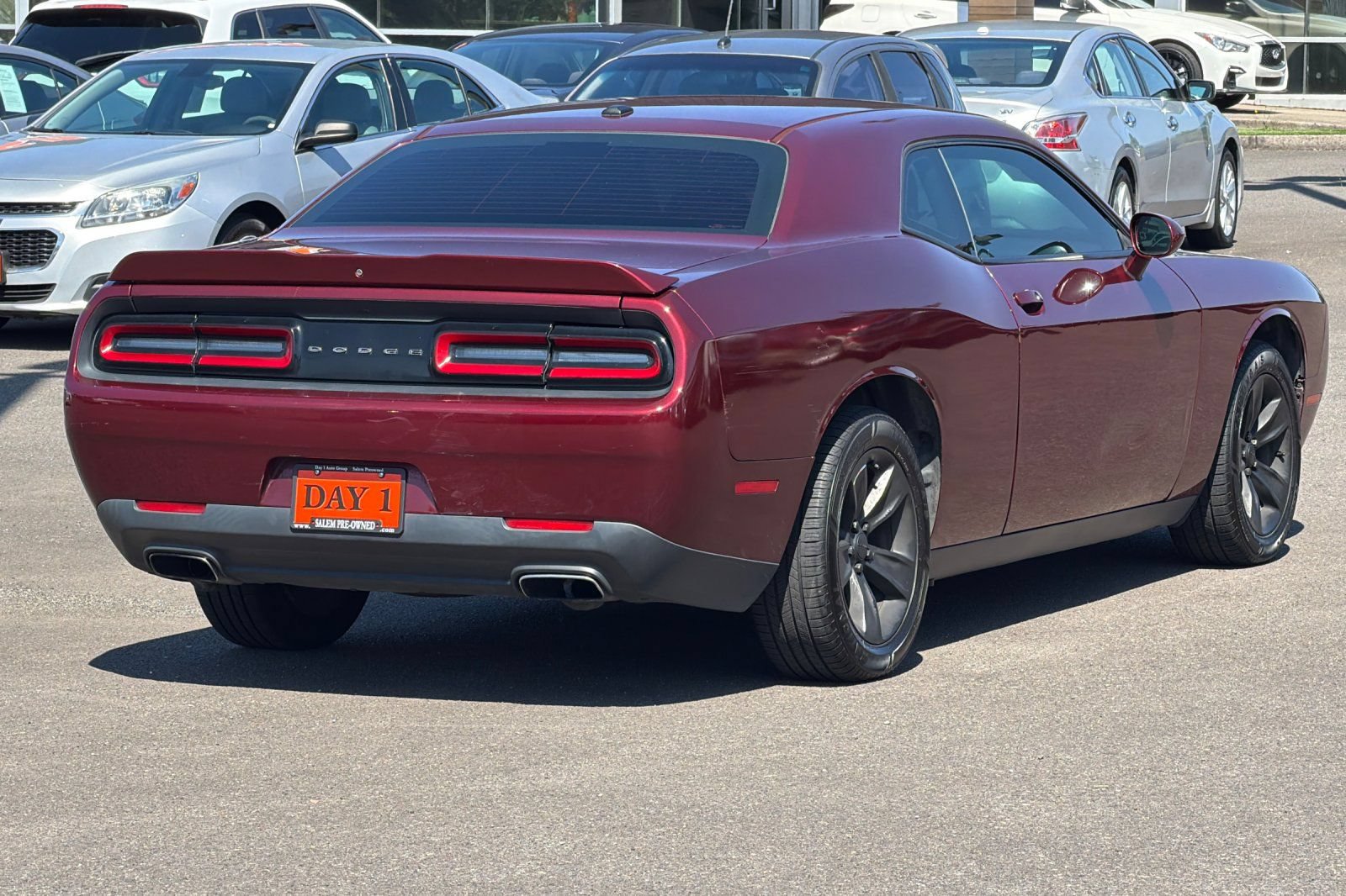 Used 2018 Dodge Challenger SXT RWD image 5